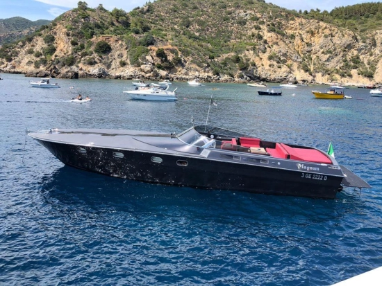 Magnum Marine 53 usata in vendita