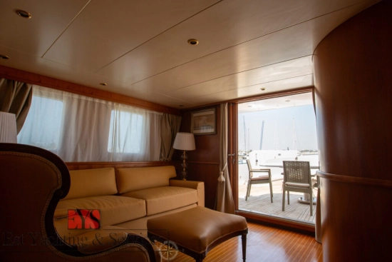 Benetti 33 usado à venda