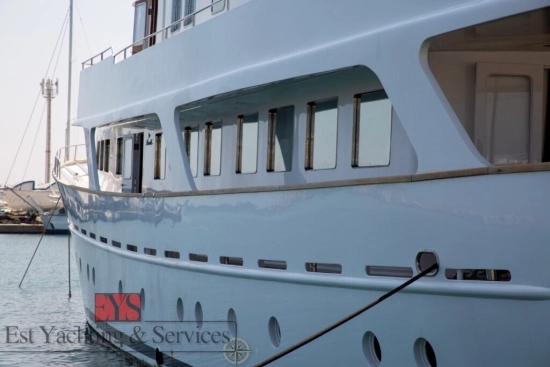 Benetti 33 usado à venda