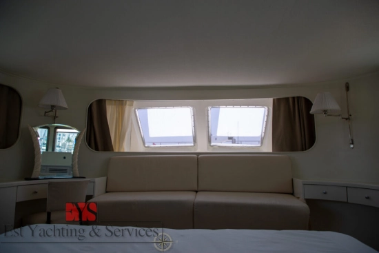 Benetti 33 usado à venda