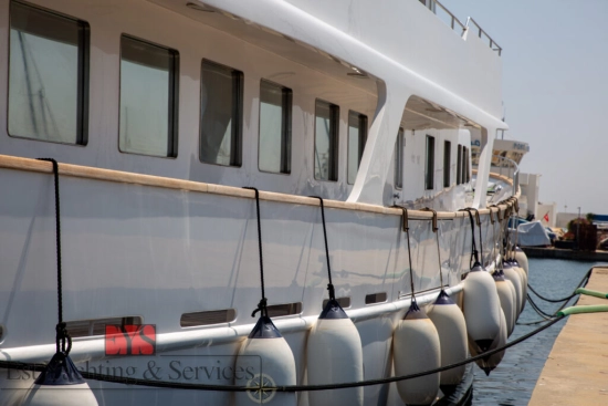 Benetti 33 usado à venda