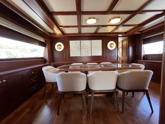 Ferretti Custom Line Navetta 27 usata in vendita