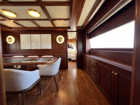 Ferretti Custom Line Navetta 27 usata in vendita
