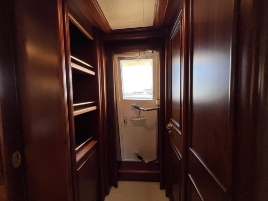 Ferretti Custom Line Navetta 27 usata in vendita