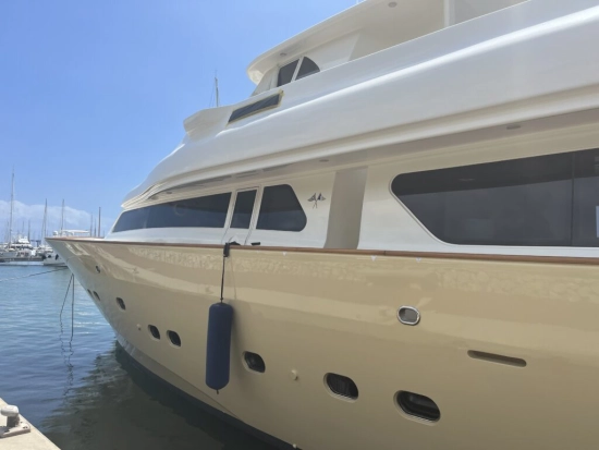Ferretti Custom Line Navetta 27 usata in vendita