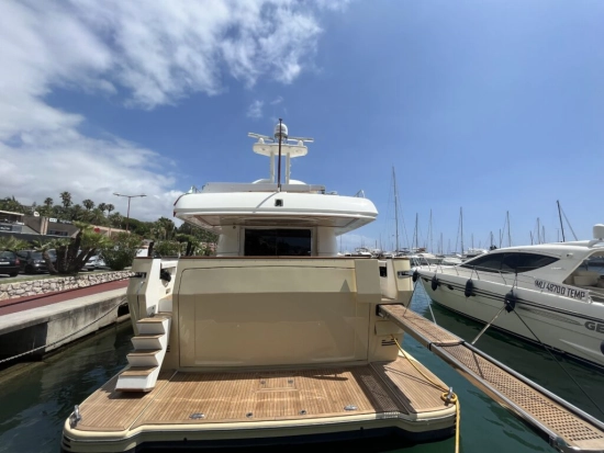 Ferretti Custom Line Navetta 27 usata in vendita