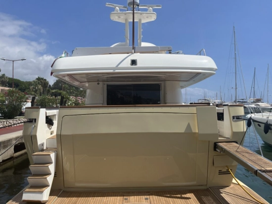Ferretti Custom Line Navetta 27 usata in vendita