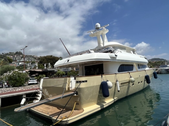 Ferretti Custom Line Navetta 27 usata in vendita