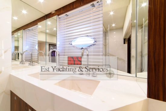 Sunseeker Predator 68 usata in vendita