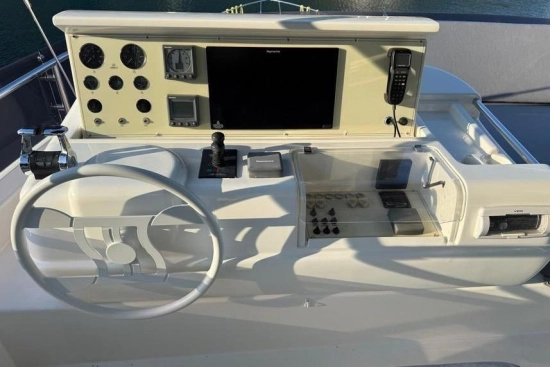 Ferretti 830 usata in vendita