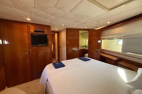 Ferretti 830 usata in vendita