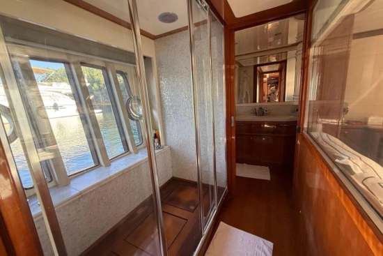 Ferretti 830 usata in vendita