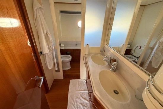 Ferretti 830 usata in vendita