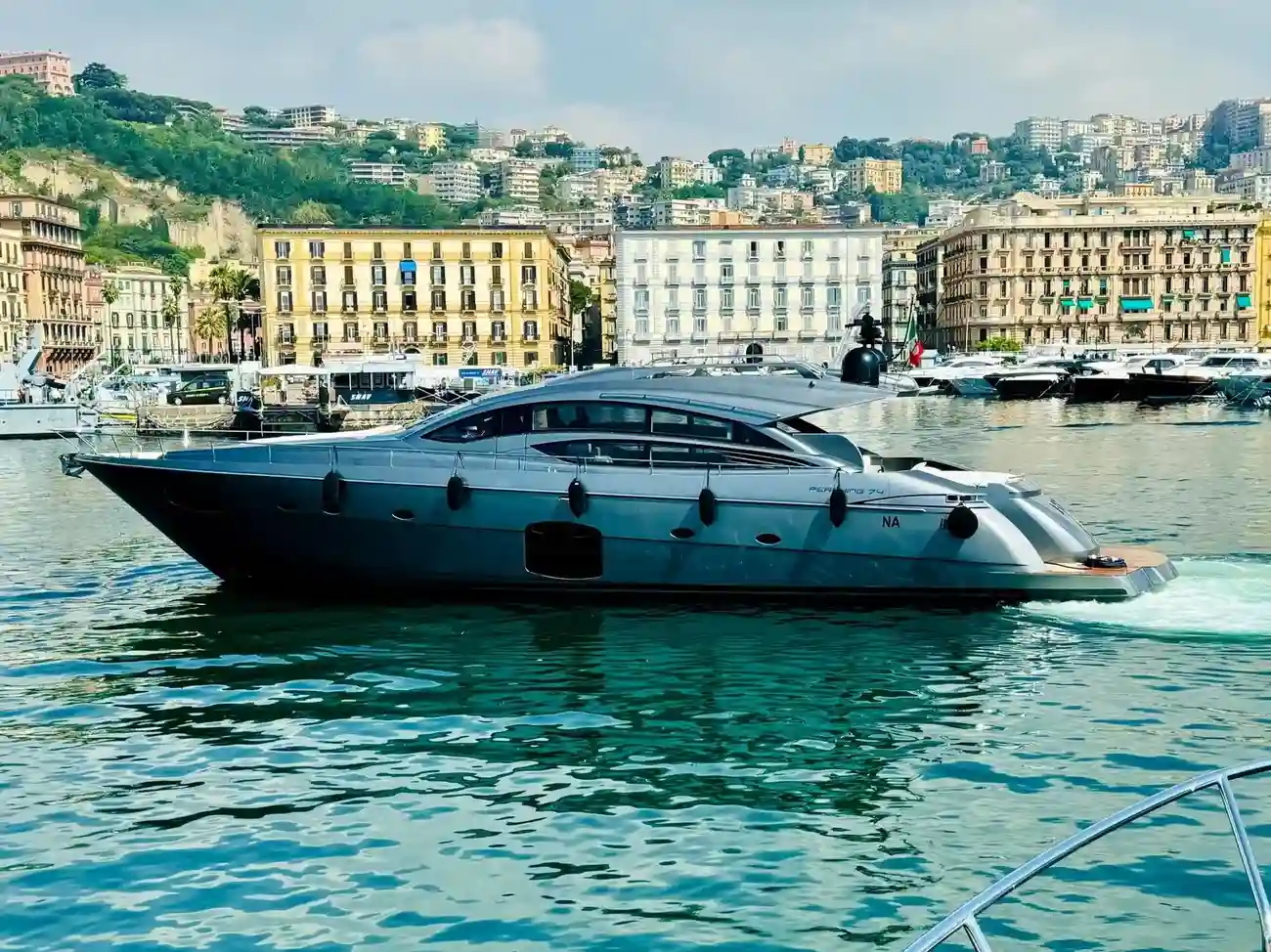 Pershing 74 usado à venda