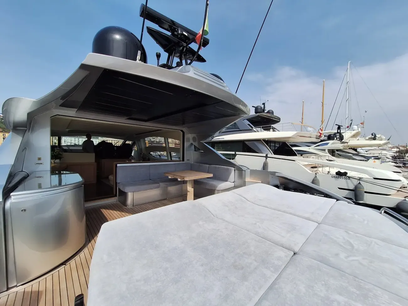 Pershing 74 usado à venda