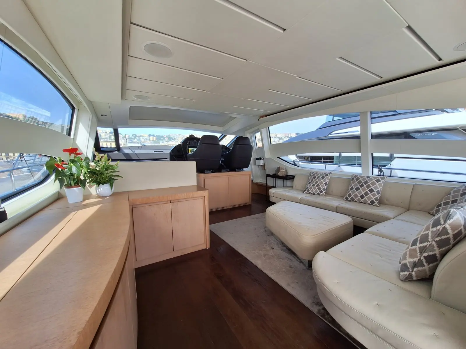 Pershing 74 usado à venda