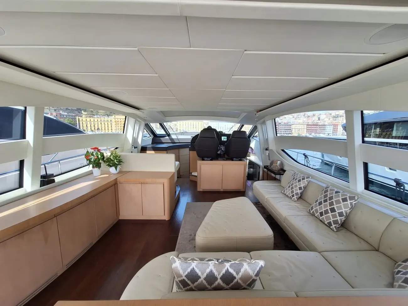 Pershing 74 usado à venda