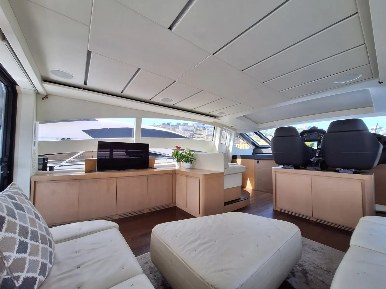 Pershing 74 usado à venda