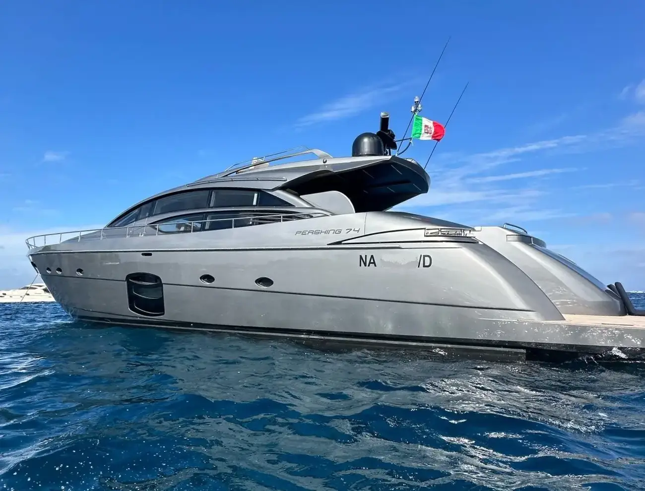 Pershing 74 usado à venda