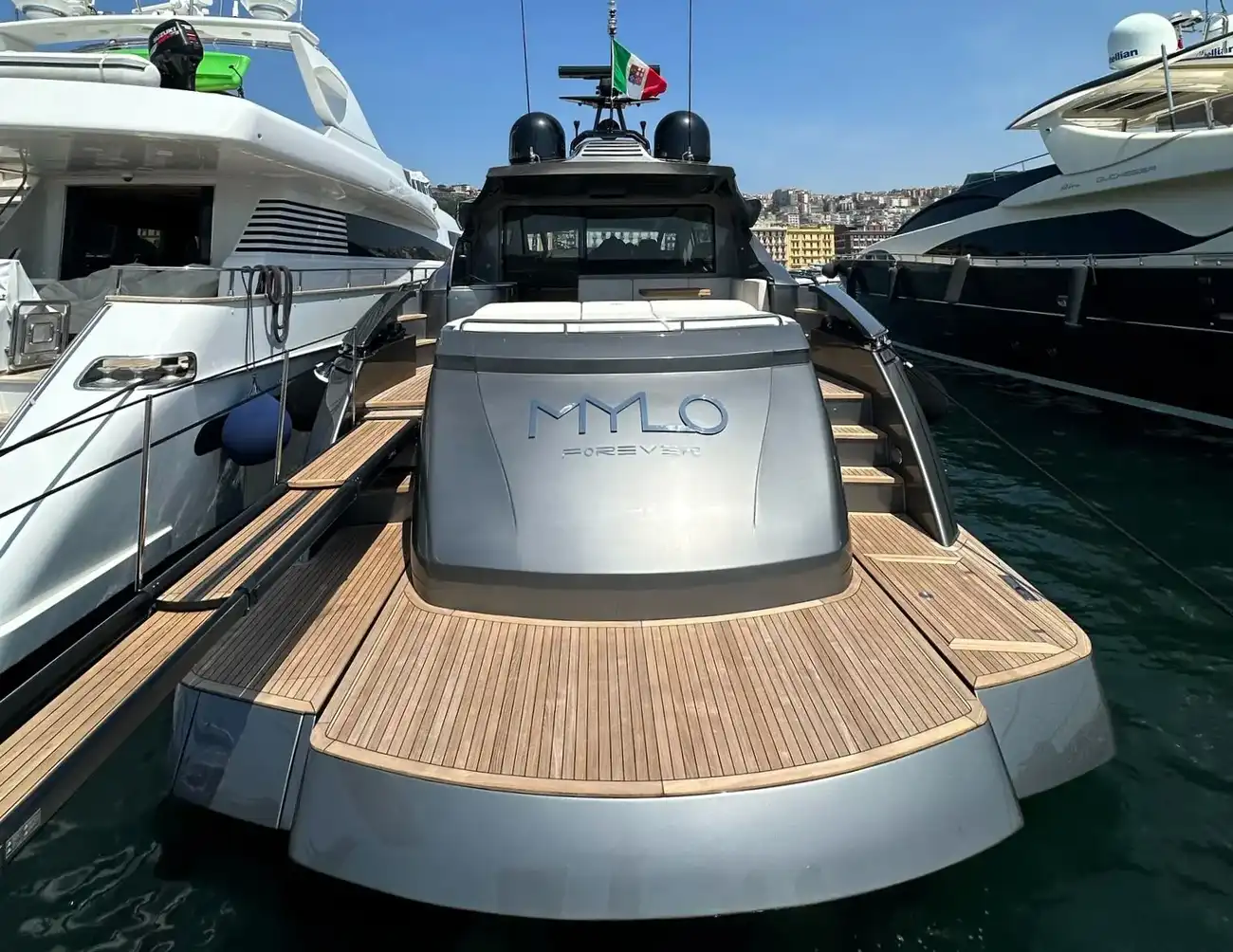 Pershing 74 usado à venda