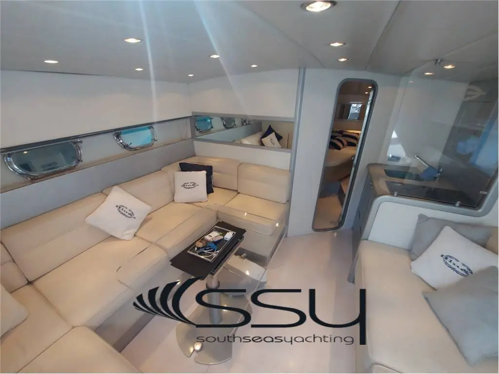 Magnum Marine 44 usata in vendita