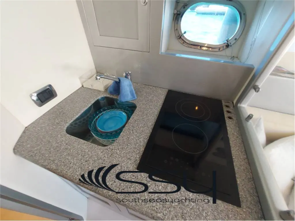 Magnum Marine 44 usata in vendita