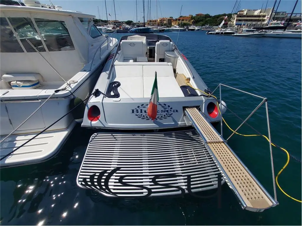 Magnum Marine 44 usata in vendita