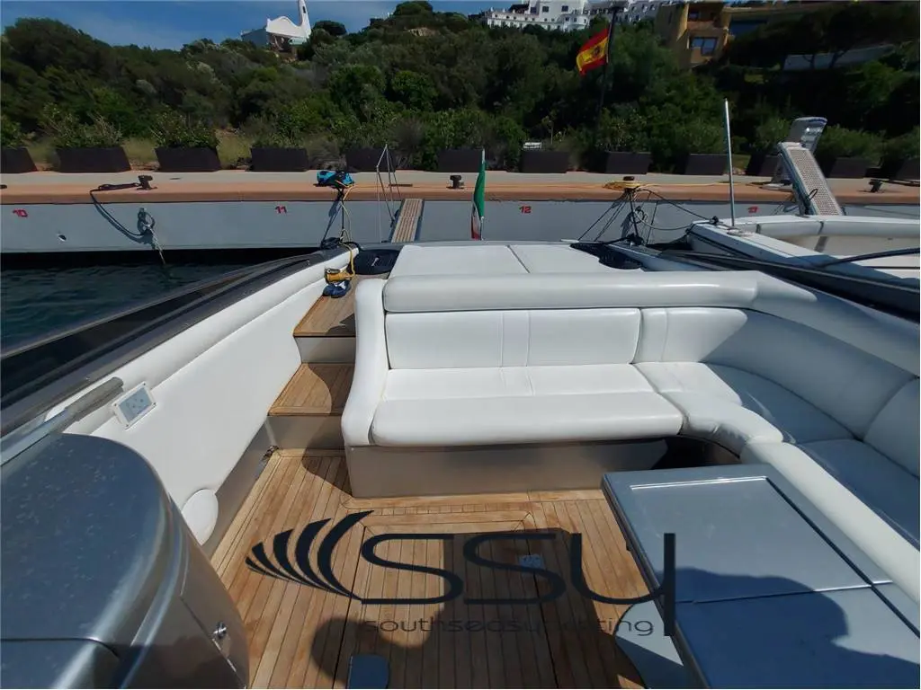 Magnum Marine 44 usata in vendita