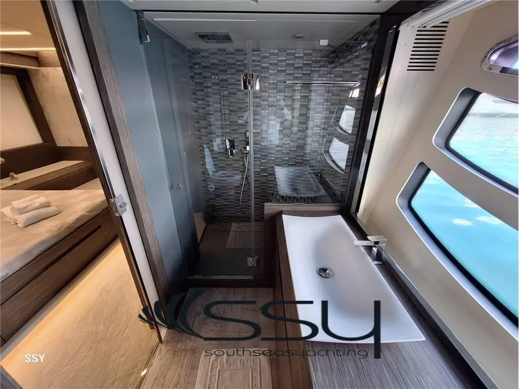 Pershing 82 de segunda mano en venta