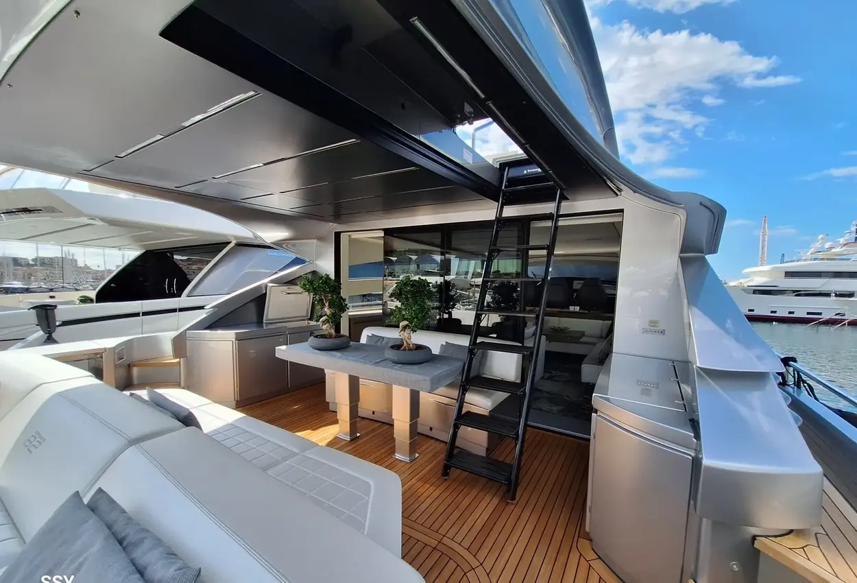 Pershing 82 de segunda mano en venta