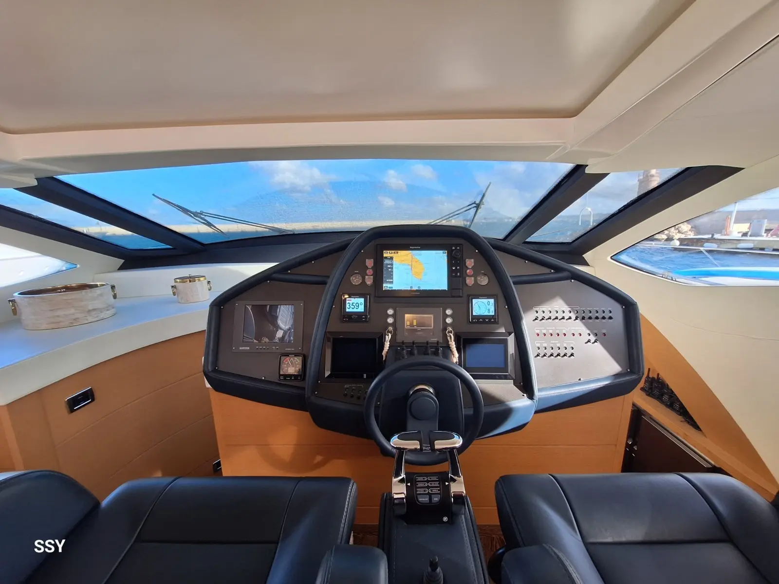 Pershing 72 usata in vendita