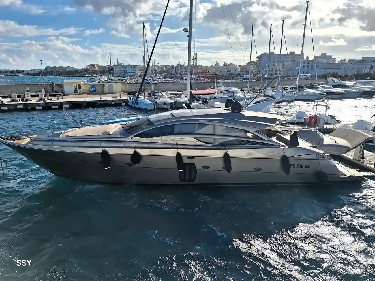 Pershing 72 usata in vendita