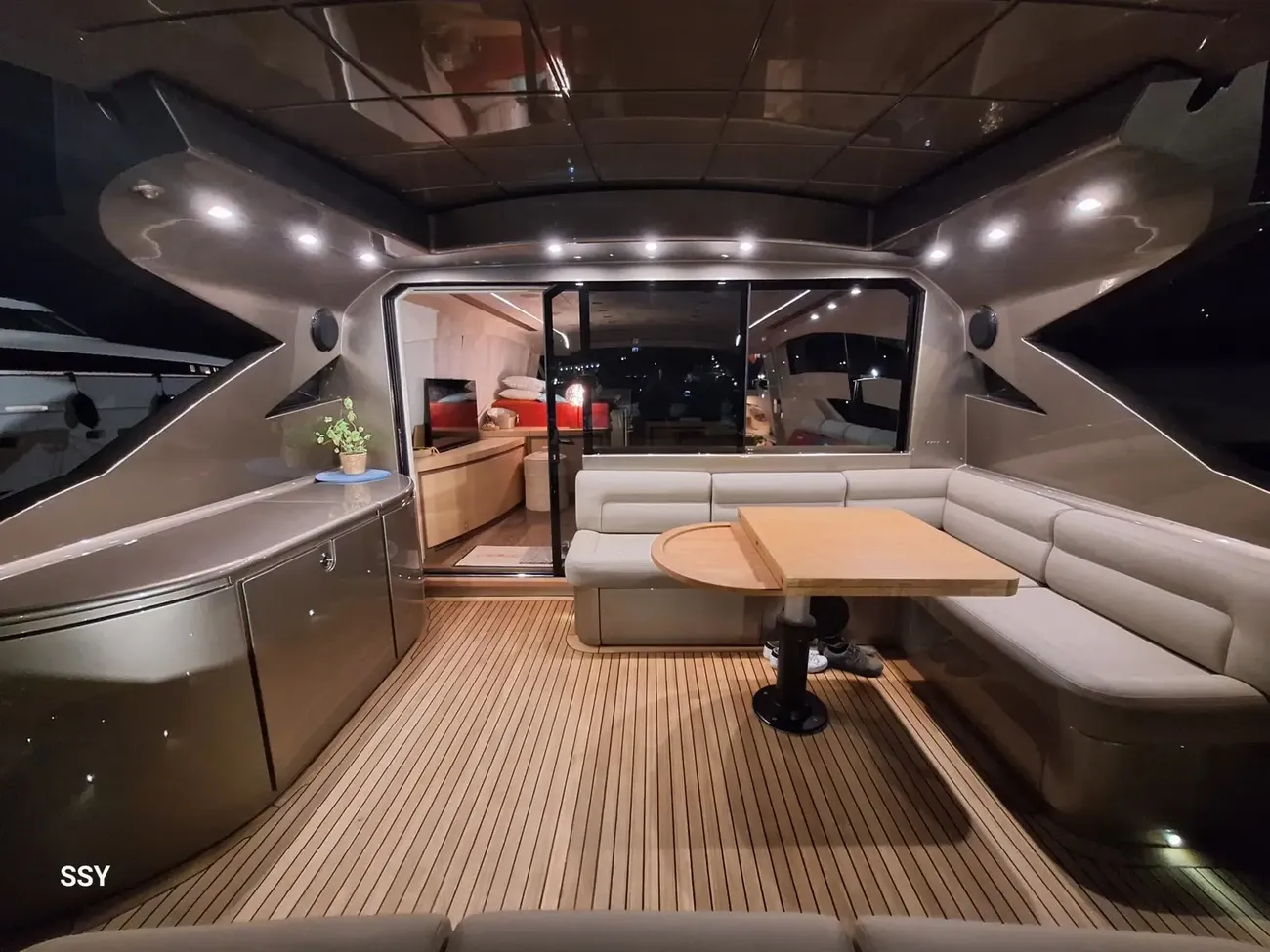 Pershing 72 usata in vendita