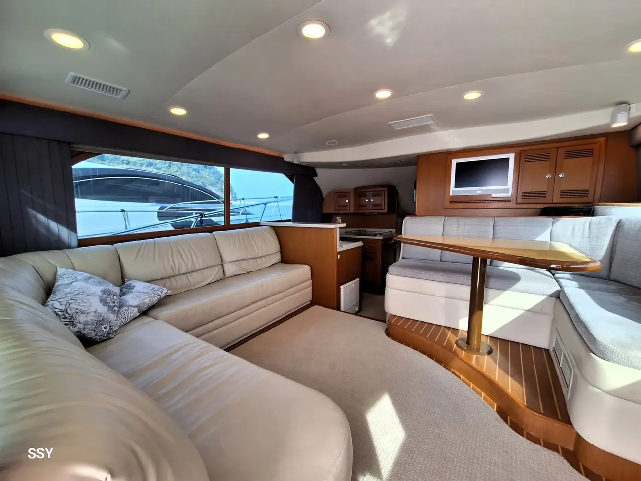 Cabo Yachts 43 usata in vendita