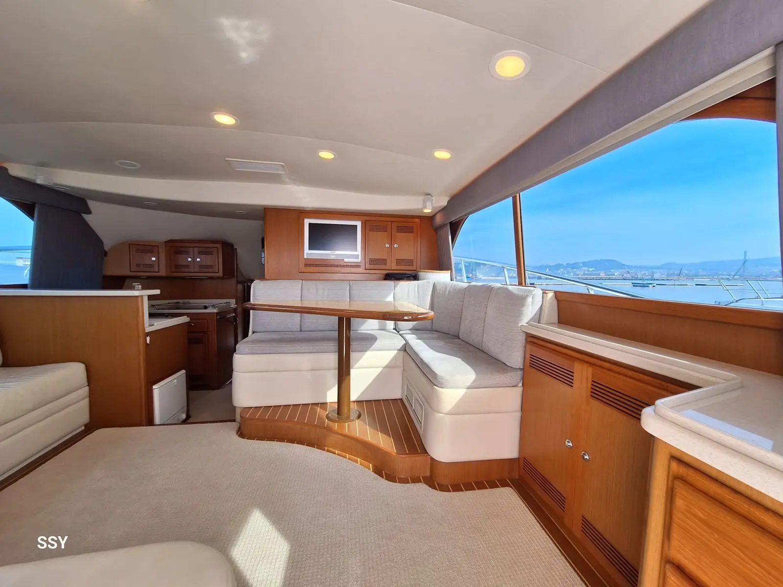 Cabo Yachts 43 usata in vendita