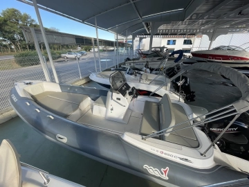 MV Marine 650 usado à venda