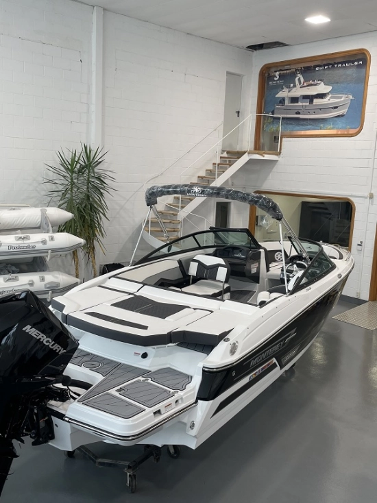 Monterey 235 SS de segunda mano en venta