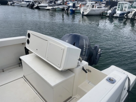 Quicksilver Pilothouse 705 usado à venda