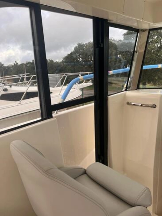Quicksilver Pilothouse 705 usado à venda