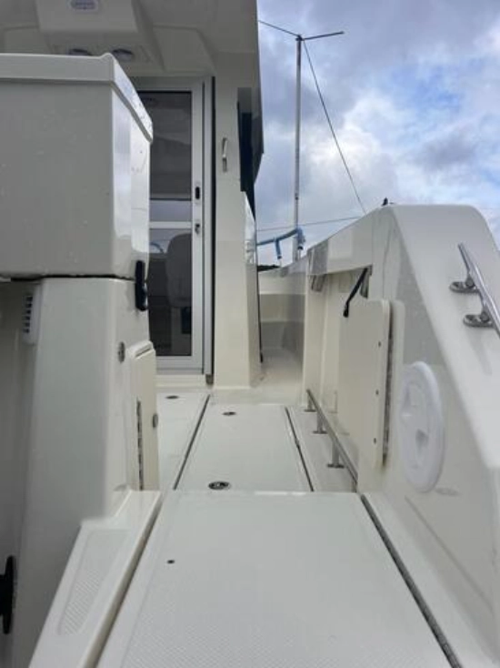 Quicksilver Pilothouse 705 usado à venda