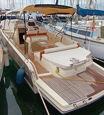 Invictus Yacht GT280 usata in vendita