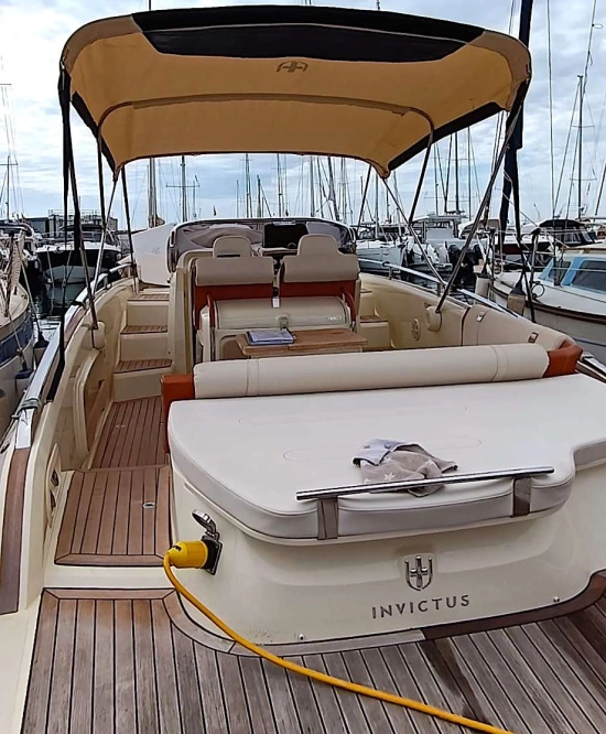 Invictus Yacht GT280 de segunda mano en venta