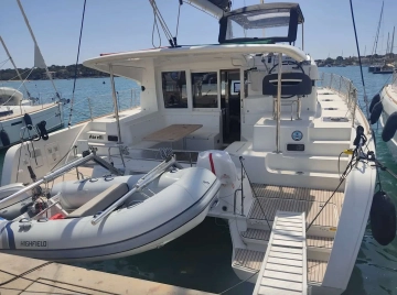 Lagoon 40 usata in vendita