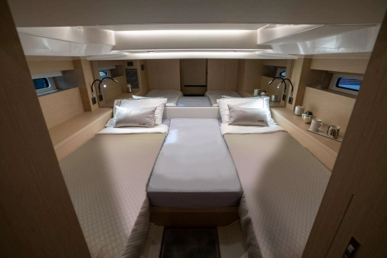 Jeanneau DB 37 IB novos à venda