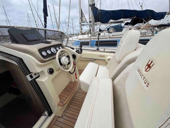 Invictus Yacht GT280 de segunda mano en venta