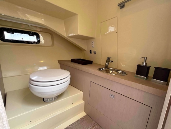 Invictus Yacht GT280 de segunda mano en venta