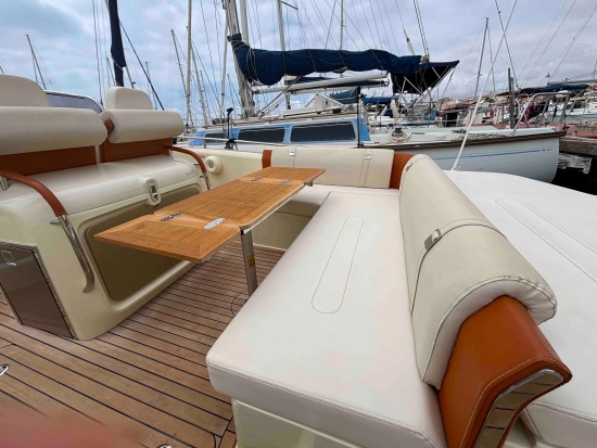 Invictus Yacht GT280 de segunda mano en venta