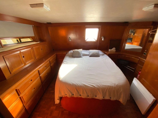 OCEAN ALEXANDER 42 usado à venda
