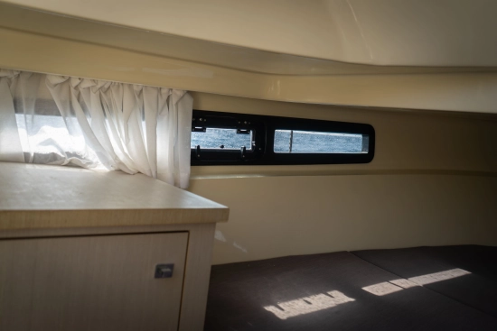 Invictus Yacht CX 240 de segunda mano en venta