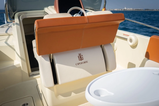 Invictus Yacht CX 240 de segunda mano en venta
